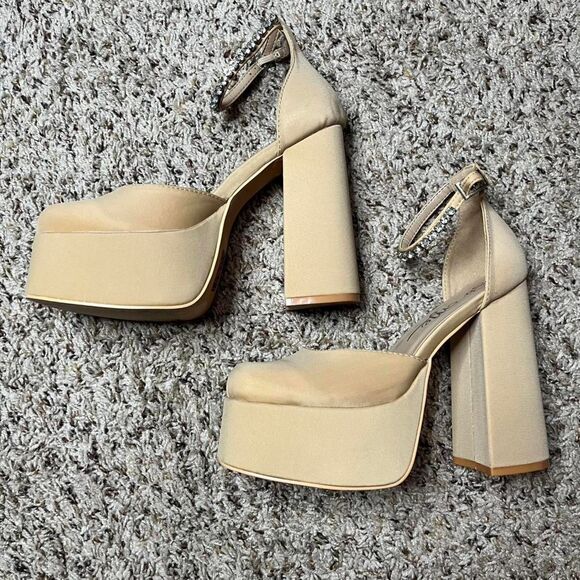 Miss-me Women's Heels - Picture 2 of 5